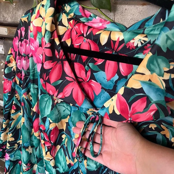 Floral house Dress - Picture 8 of 8